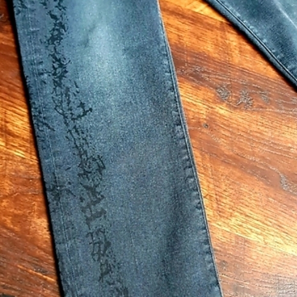 ⭐️ EXPRESS WAISTED TONAL SNAKE JEANS - Picture 6 of 7